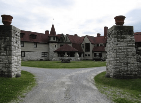 SAVE THE MANSION AND DESTROY THE NEIGHBORHOOD?